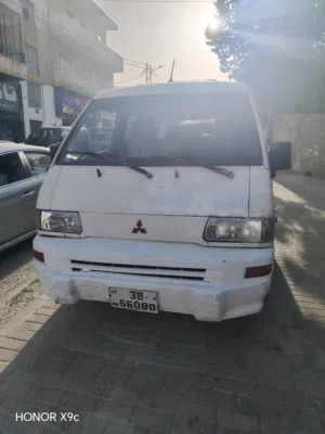 باص ميتسوبيشي 2001 للبيع العنوان مادبا