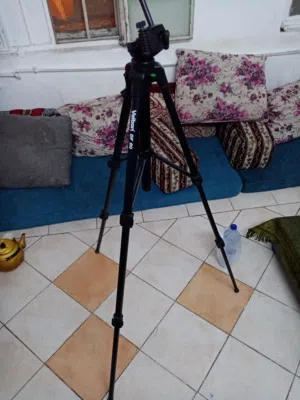 ستاند كيمرا للتصوير شبه جديد