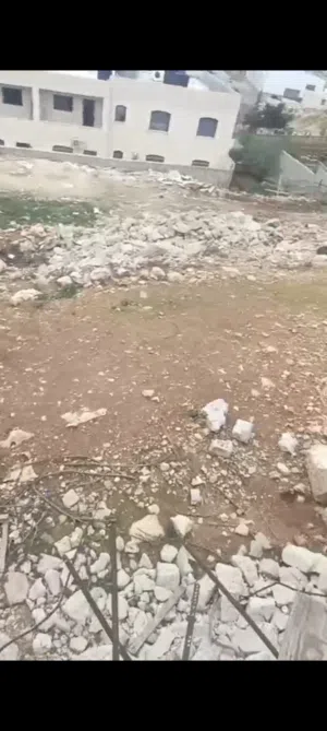 ارض للبيع في منطقه  عبوين مساحه دونم و300متر صالحه للبيناء