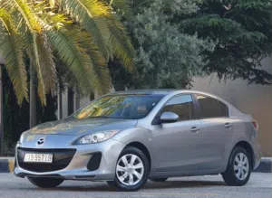 مازدا 3 2013 بإضافات خاصة ومميزة ويسعر 6300 دينار فقط