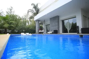 2 Bedrooms . 3 Bathrooms . 1000 m22