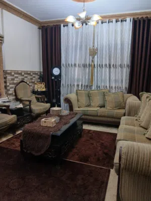 طقم كنب مع طقم طاولات خشب زان ضغط عالي للبيع