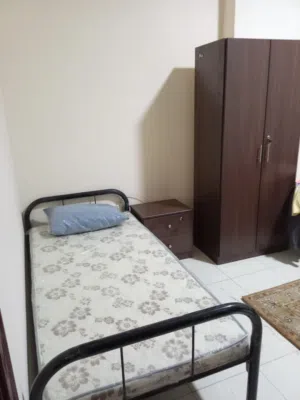 غرفه للايجار كامله او سراير