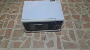 ميكرويف نوع سونا حجم لتر يعمل بشكل ممتاز جدا ونظيف من الداخل والخارج شبه جديد واستخدامه بسيط جدا