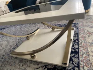 طاولات جانبية وطاولة وسط