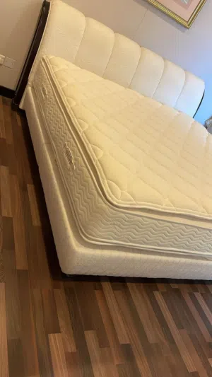 Queen size bed with high quality mattress. Plus two bedside cabinets.