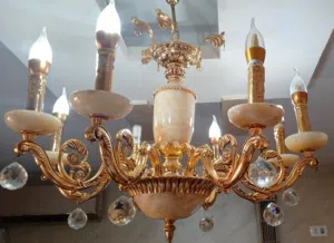 للبيع ثريا فخمة جدا  للفلل و القصور مذهبة  رخام و كريستال حجم كبير  8 صحون عالواقع افخم بكثير