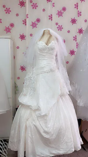 فستان زفاف