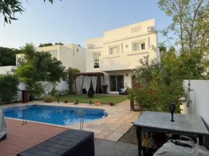 410 m2 4 Bedrooms Villa for Sale in Muscat Al-Hail