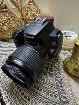 كامره كانون 250D
