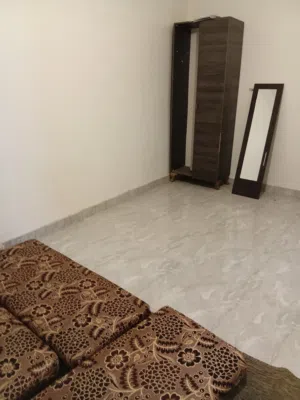 السلام عليكم اجار سكن شباب ليبين فقط