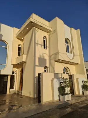 260 m2 5 Bedrooms Townhouse for Sale in Tripoli Ain Zara