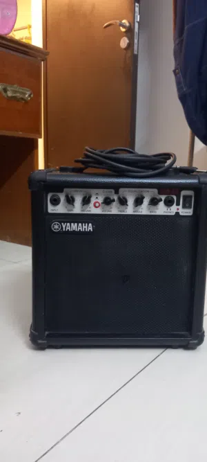 Yamaha GA-15 with 3 meter wire included(lightly used)