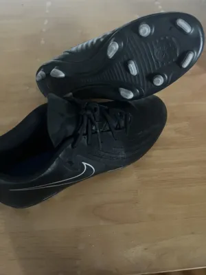 بوت كرة قدم