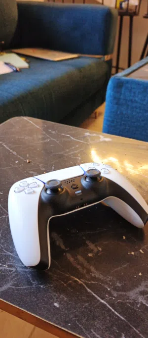 يد بلايستيشن 4