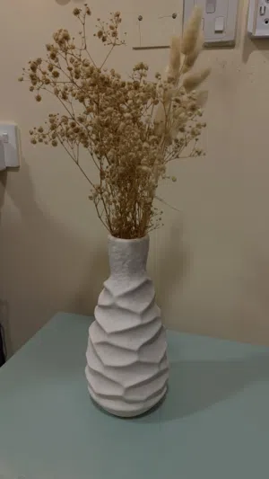 Vase with dried flowers