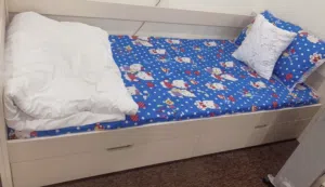 سرير نفر أو سرير أطفال