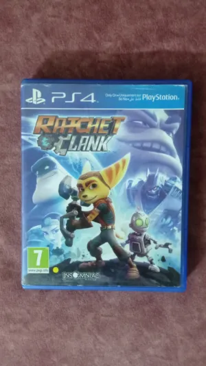 سيدي بلاي ستيشن 4 بحاله ممتازه لعبه سيارات   خدمه توصيل لجميع المحافظات