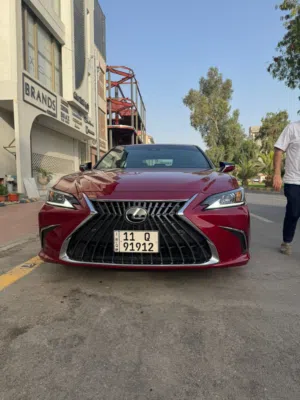 Lexus  Es300h 2023
