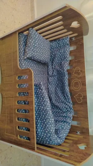تخت نوم أطفال للبيع