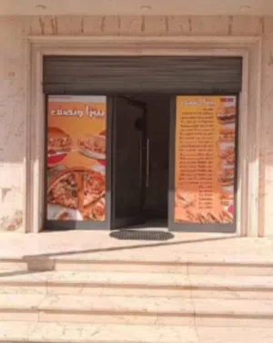 عندي محل مطعم سندوتشات شعبيةجاهز مع الرخصة للايجار