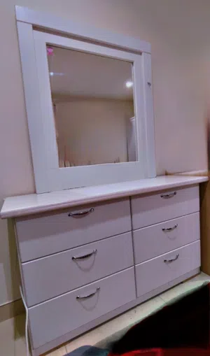 تسريحة ب مرآءه
