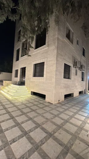 شقه في الويبده للايجار طابق ارضي