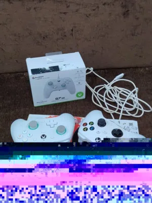 اكس بوكس سيريس اس للبيع توب نظافه استعمال خفيف مع ايد جيم سير والايد الاصليه