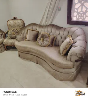 طقم كنب نظيف تم تنزيل السعر لسرعة البيع