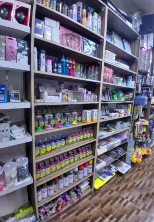 مكتبة للبيع.. الزرقاء .. السوق التجاري .. قرب مثلث الوفا