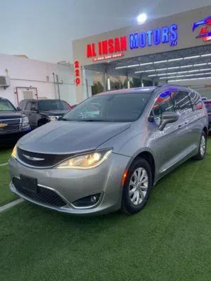 Used Chrysler Pacifica in Ajman