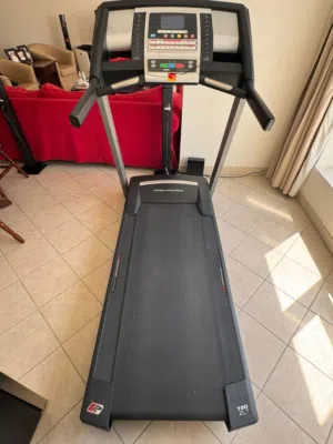 ProForm 720 ZLT Motorized Folding Treadmill - Excellent Condition
