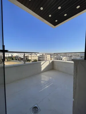 شقة سوبر ديلكوس مميز تشطيب عالي  بسعر مميز طابق ثاني جديد شركة بمنطقة مميزه ومطله طبربور