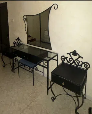 tables and mirror set all 800