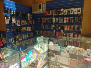 محل مكتبه واكسوارات جوال للبيع