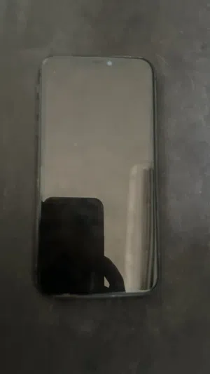 Apple iPhone 11 128 GB in Buraimi