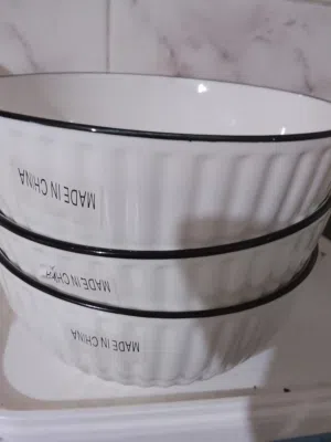 6 صحون شوربة حجم وسط محز ز وإطار أسود من أعلى  بورسلان لون ابيض زجاج عميق انيق وفخم