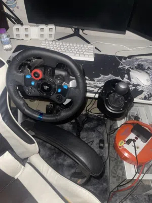 Logitech g29 للبيع مع قير