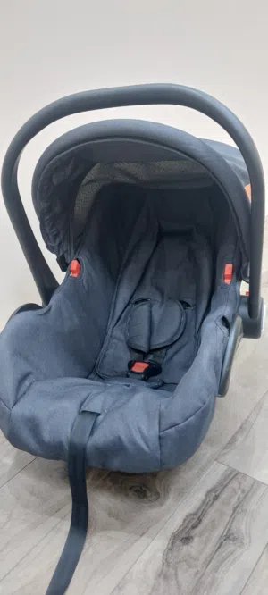 كرسي اطفال للسياره