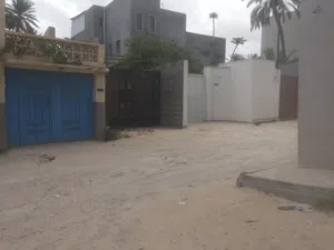 منزل للبيع خلف طريق الترسانة قبالة مقبرة العماري
