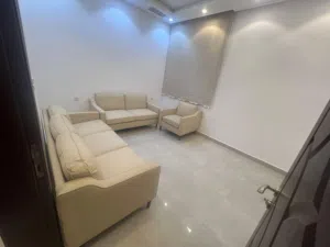 طقم جلوس و طاوله سفره من هوم سنتر للبيع