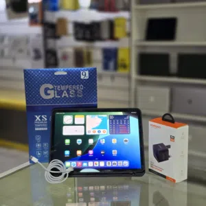 آيباد برو 11 انش مع شريحة + كفر + شاحن سريع + حماية شاشة + ضمان شهر  iPad Pro 11"  Wifi+SIM 256GB