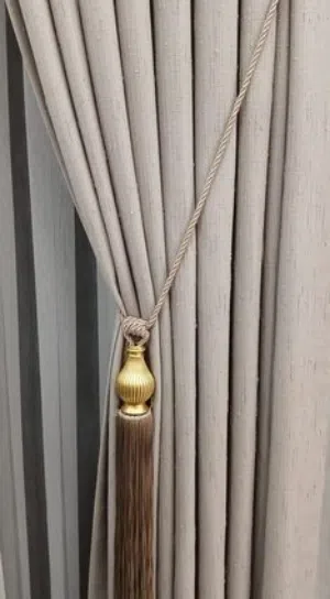 ستائر مخصصة بتصاميم فاخرة – لمسة أنيقة لمنزلك! Customized Curtains with Elegant Designs