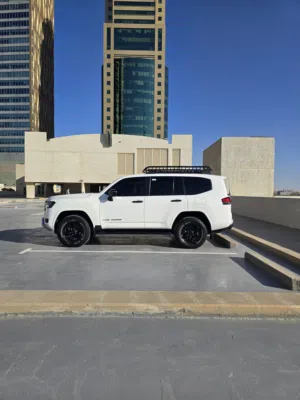 Used Toyota Land Cruiser in Farwaniya
