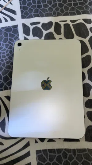 Apple iPad Air 11 128 GB in Al Sharqiya