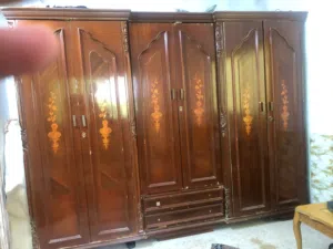 خزانة مستعملة للبيع
