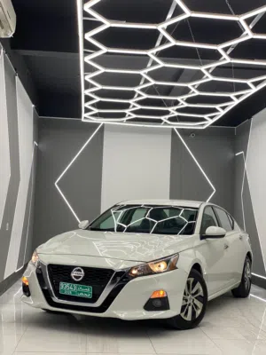 Used Nissan Altima in Al Batinah