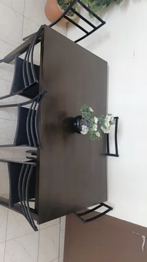 6 seater wooden dinning table for sale in excellent condition