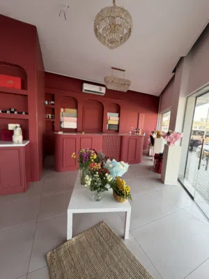 أبيع محلين ورود ( بوشر و قرم )