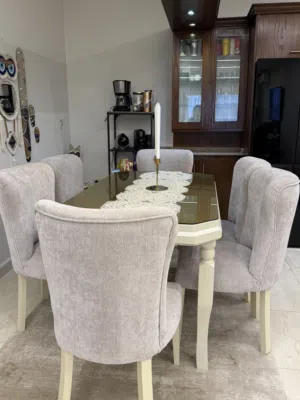 طاوله طعام خشب زان 6 كراسي شبه جديد